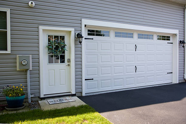 24/7 Emergency Garage Door Panel Replacement experts in Morrisville, NY